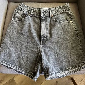 Zara women’s black denim shorts